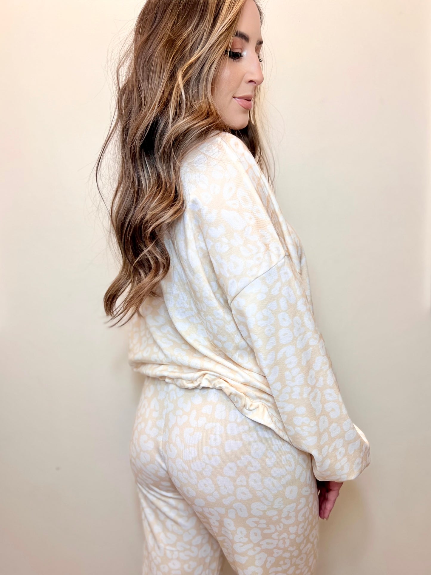 Leopard is a neutral 2 piece set