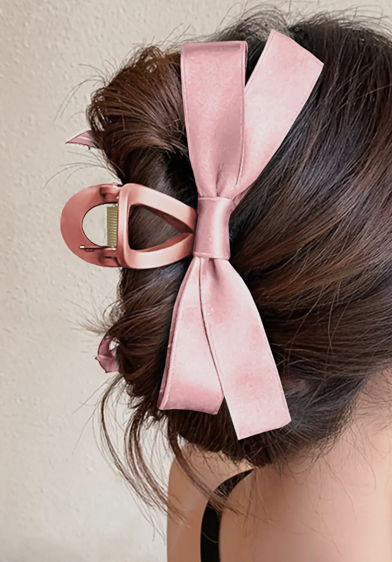 Bow claw clip